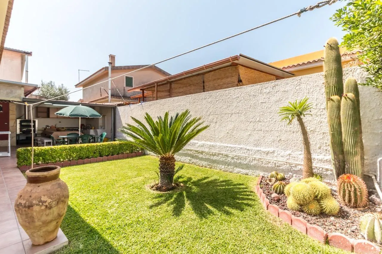 Red House Near The Sandy Beach, Parking & Wi-Fi Avola