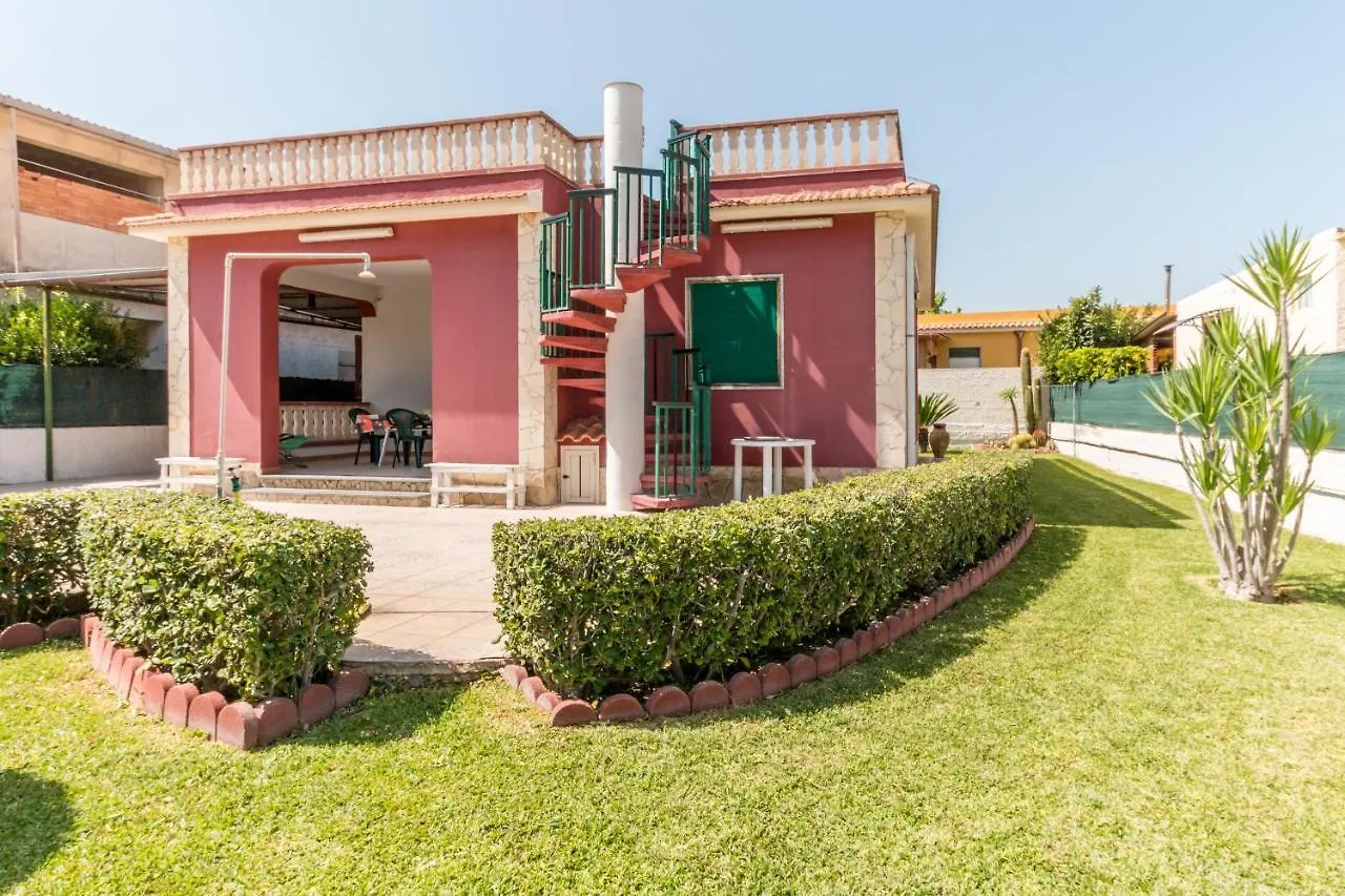 Red House Near The Sandy Beach, Parking & Wi-Fi contacts