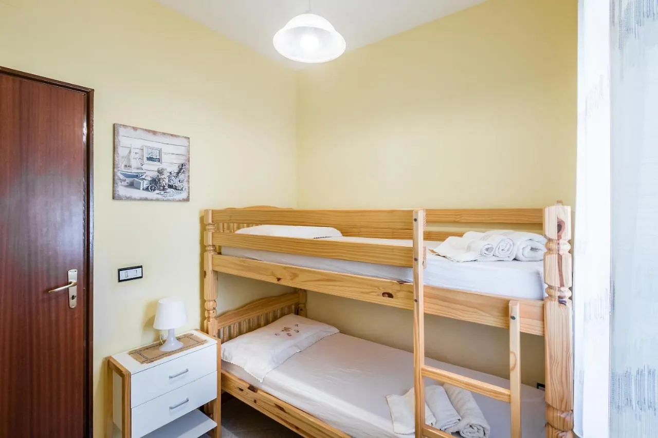 Holiday home Red House Near The Sandy Beach, Parking & Wi-Fi Avola
