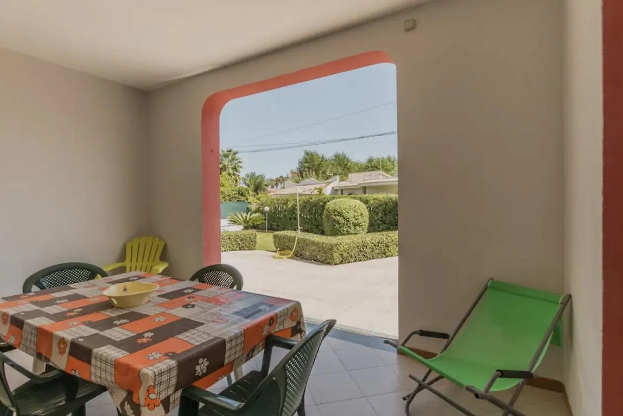 Holiday home Red House Near The Sandy Beach, Parking & Wi-Fi Avola Italy