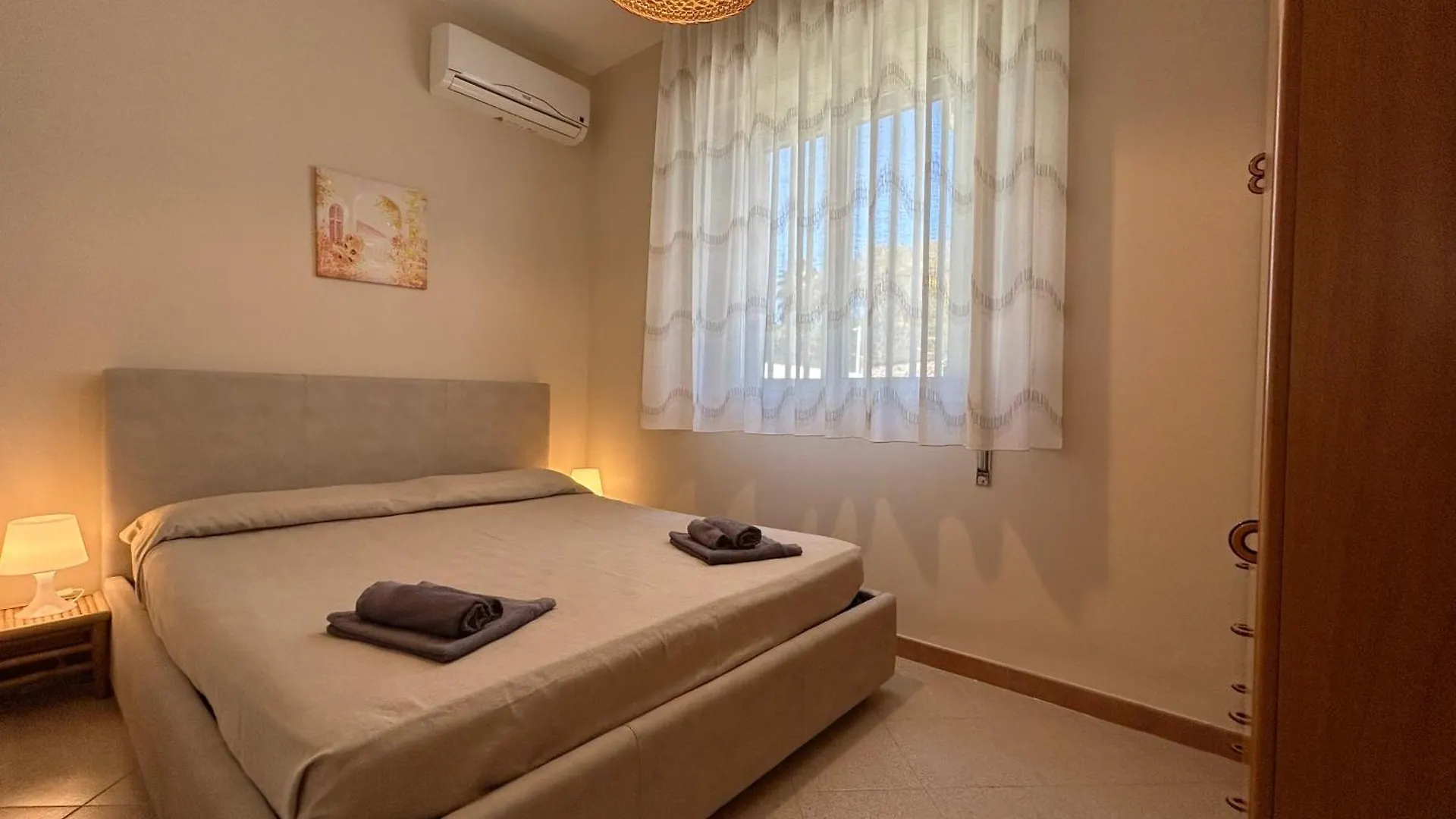 Red House Near The Sandy Beach, Parking & Wi-Fi Avola