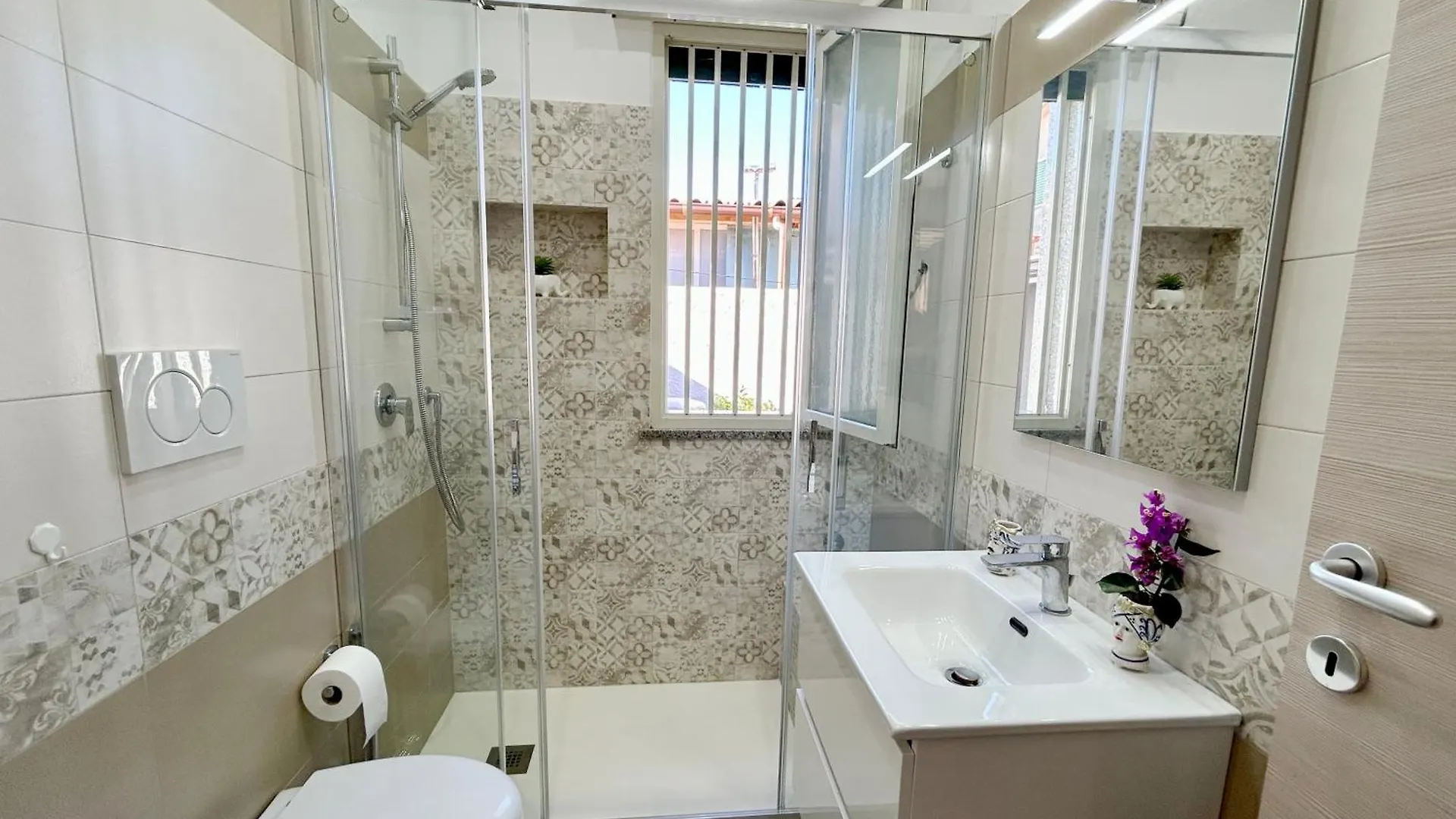Holiday home Red House Near The Sandy Beach, Parking & Wi-Fi Avola Italy